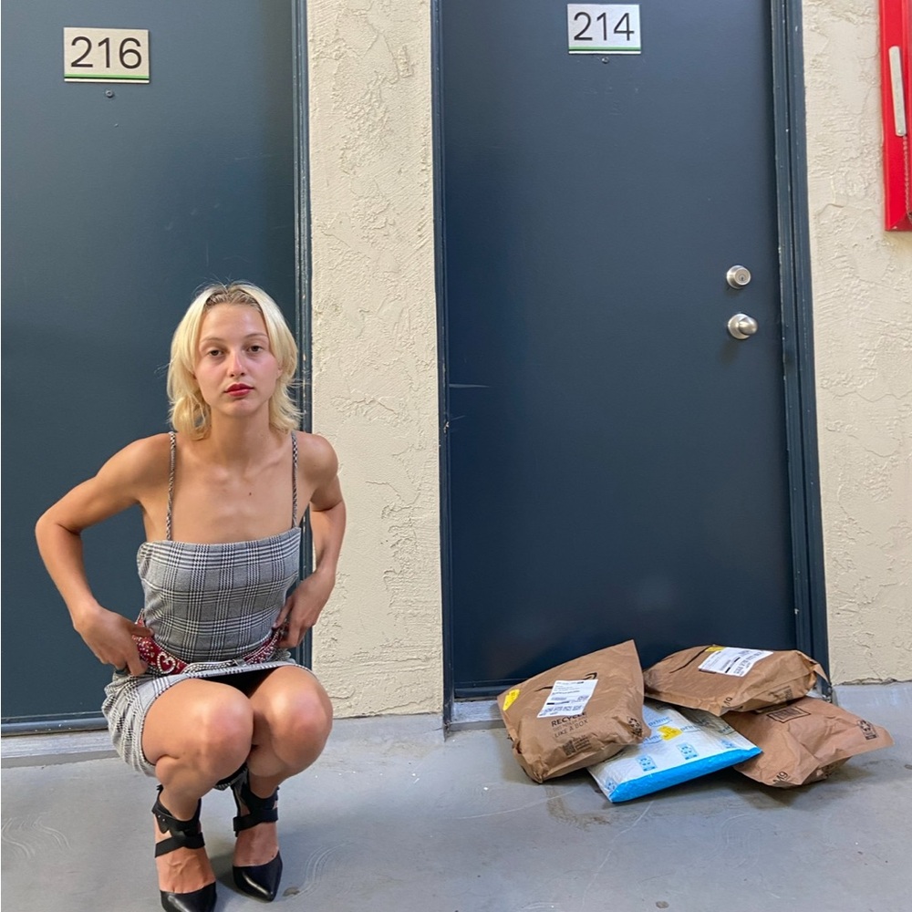 Meet your Posher, Kaya